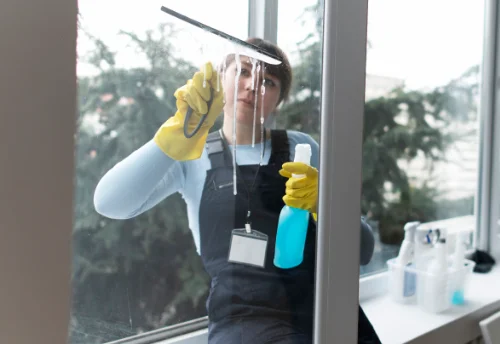 Nettoyage de vitres intérieures et extérieures à l'Île-Saint-Denis